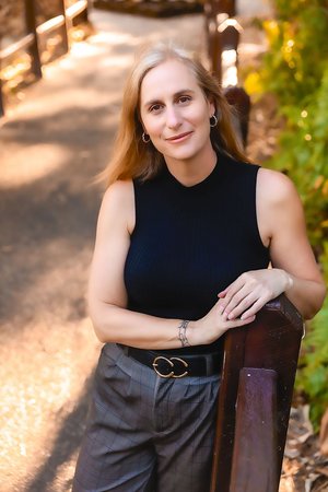 Portrait of Julie-Anne Williams